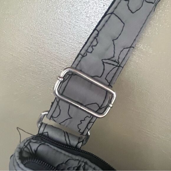 Thirty-One Quilted Poppy Floral Crossbody Bag Gray Black - Picture 11 of 11